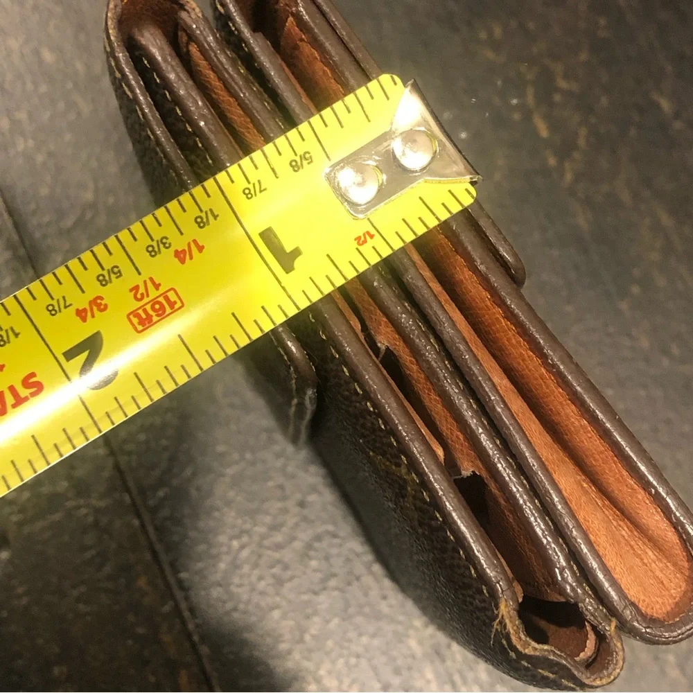 LOUIS VUITTON Authentic BiFold Monogram Wallet SP0923